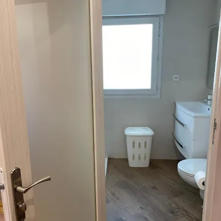 Appartamento With Swimming Pool 80 Meters Near The Nizza