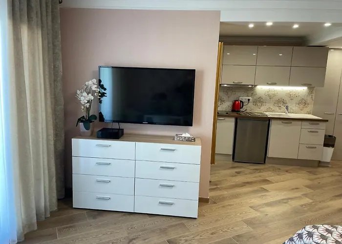 Apartment With Swimming Pool 80 Meters Near The