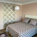 Lejlighed With Swimming Pool 80 Meters Near The Nice