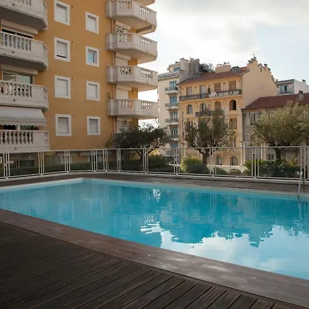 Apartment With Swimming Pool 80 Meters Near The Nice