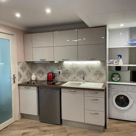 Apartment With Swimming Pool 80 Meters Near The